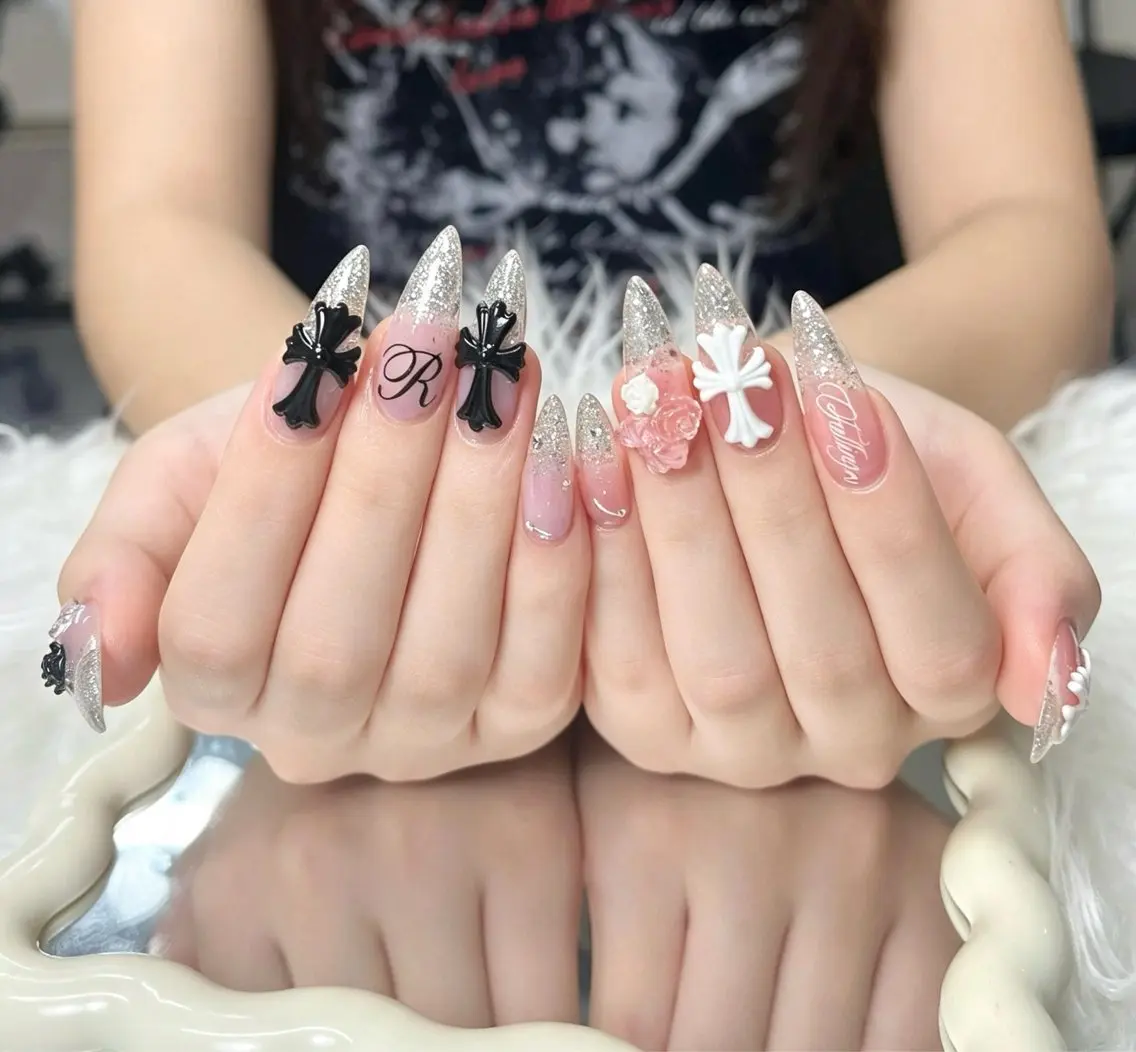 ネイル アートネイル ジェルネイル キラキラネイル 韓国ネイル ニュアンスネイル ハンドネイル NEM.nail studio 京都店のネイルデザイン