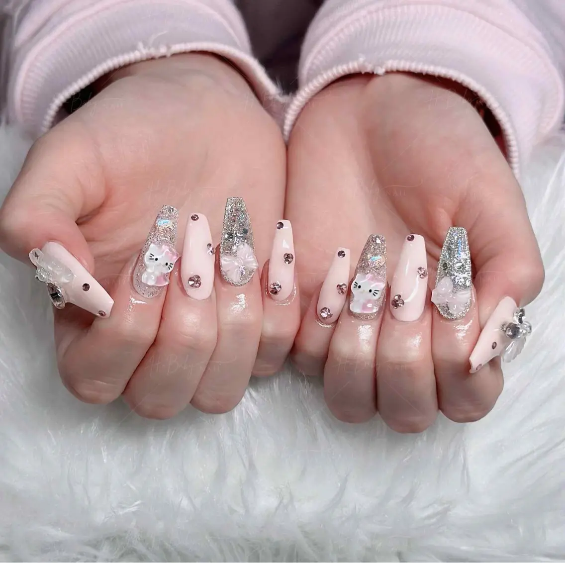 ネイル オーロラネイル フレンチネイル ジェルネイル ハロウィン キラキラネイル H.baby Nail Salonのネイルデザイン