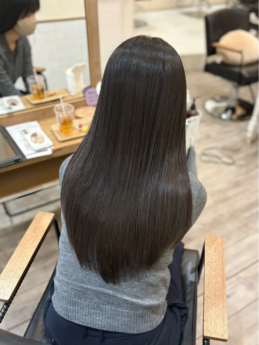 ☘平日限定☘艶サラ縮毛矯正💇♀️+はちみつトリートメント🍯+スタイリング👱🏻♀️の写真