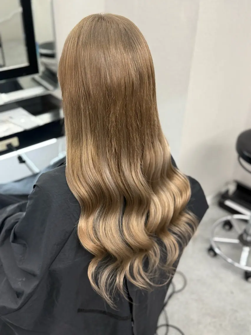 ロング カラー ヘアアレンジ ベージュカラー ミルクティーベージュ エクステ エクステ 𝙃𝘼𝙍𝙐🎀 韓国×エクステのヘアスタイル