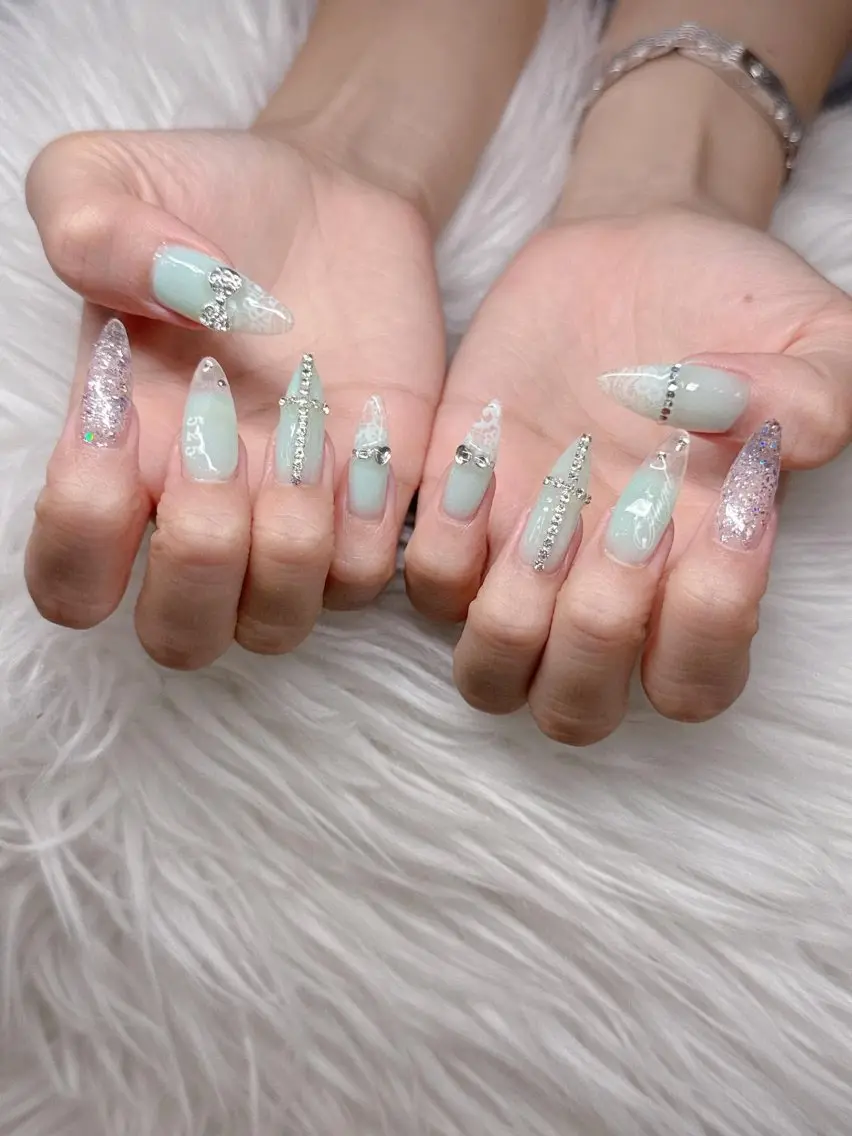 ネイル 長さ出し グラデーション 卒業式 キラキラネイル マグネットネイル ハンドネイル Lee Nailsのネイルデザイン