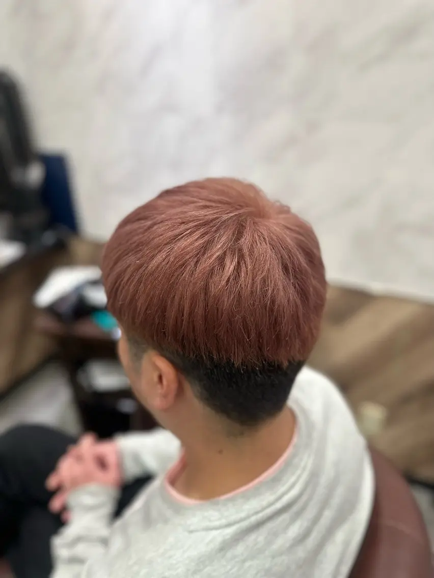 メンズ ヘアカラー MOURI CHISATOのヘアスタイル