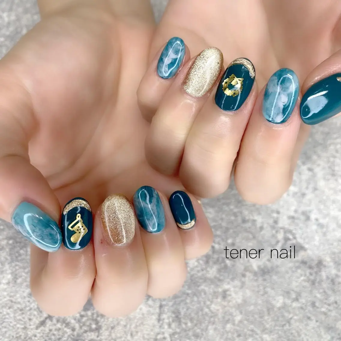 ネイル ニュアンスネイル 冬ネイル クリスマス テネルネイル tener nailのネイルデザイン