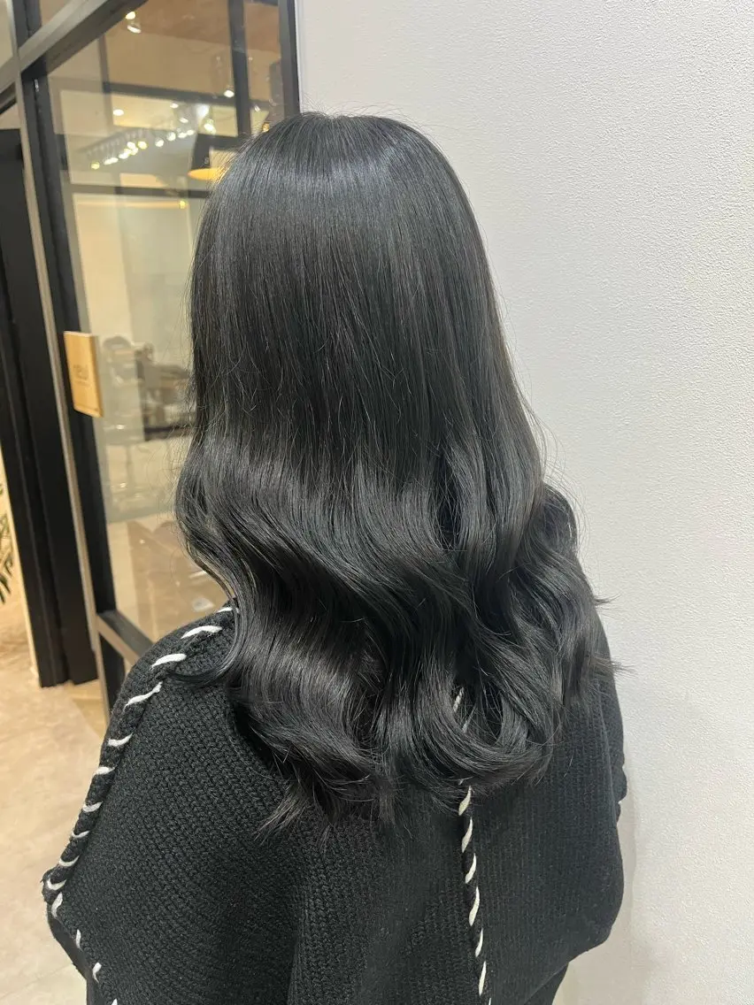 セミロング 艶カラー推し! なかはらあかりのヘアスタイル