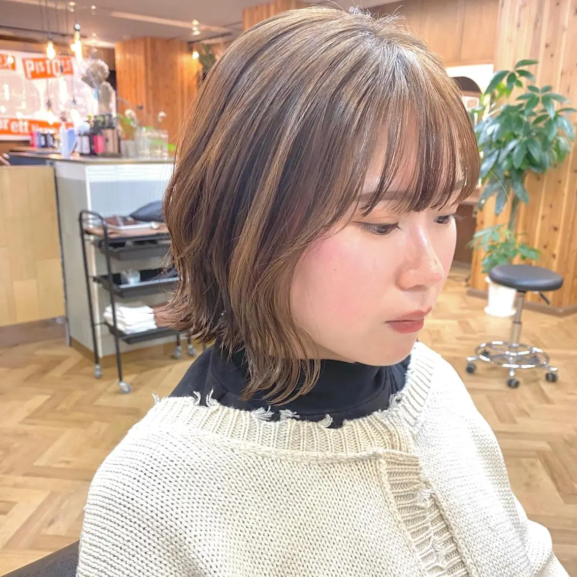 ミディアム カラー ボブ 前川 朋香のヘアスタイル