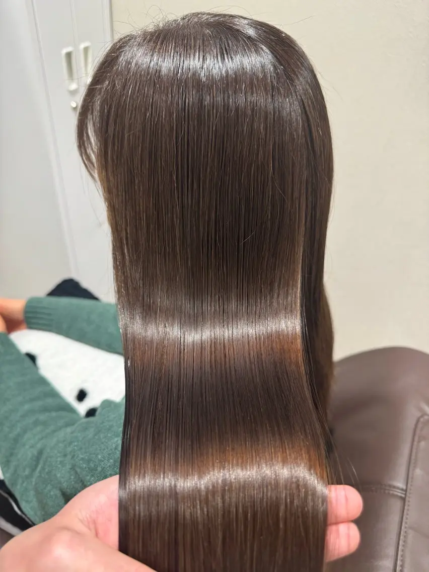 ミディアム カラー カット ヘアカラー トリートメント 史上最高の艶感 『髪質改善』tomのヘアスタイル