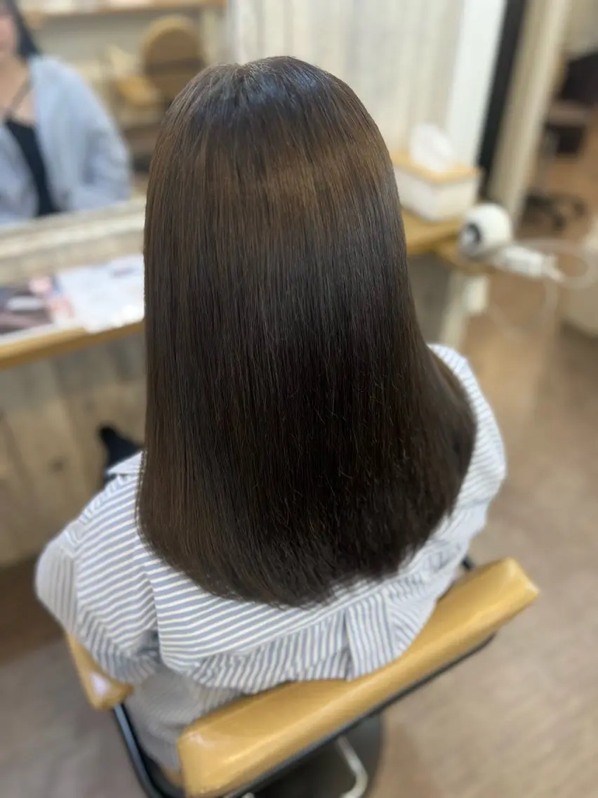 セミロング ヘアカラー 本間 絵理奈‎のヘアスタイル