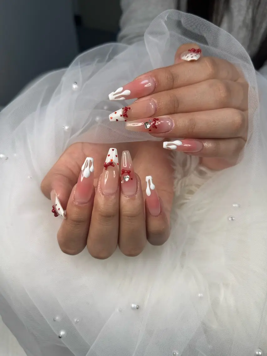 ネイル アートネイル オーロラネイル チークネイル 長さ出し フットネイル ハンドネイル Happy Nailのネイルデザイン