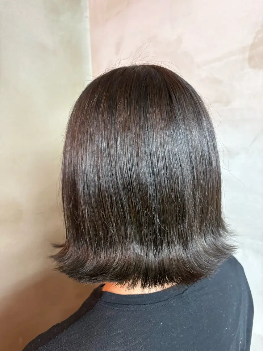 カラー ベージュカラー オリーブベージュ 岩崎 郁音のヘアスタイル