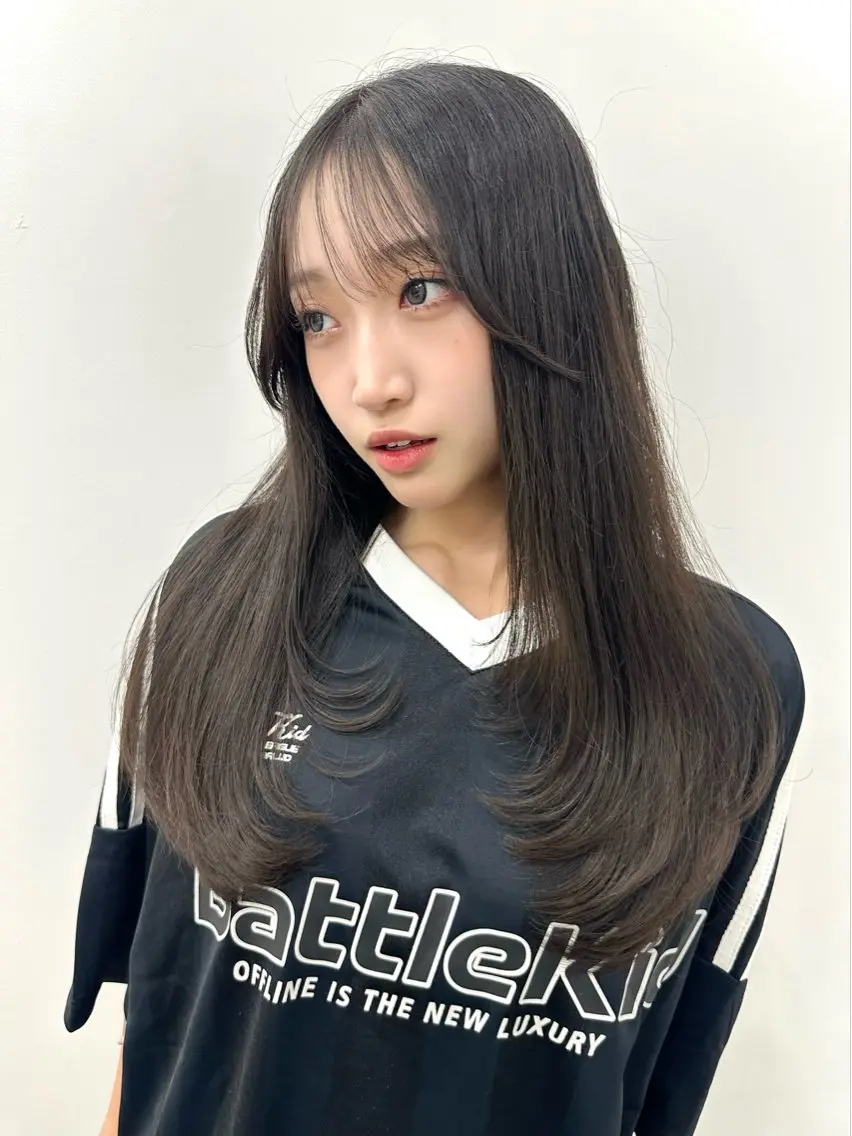 ロング カラー ミディアムレイヤー 添田晃基のヘアスタイル
