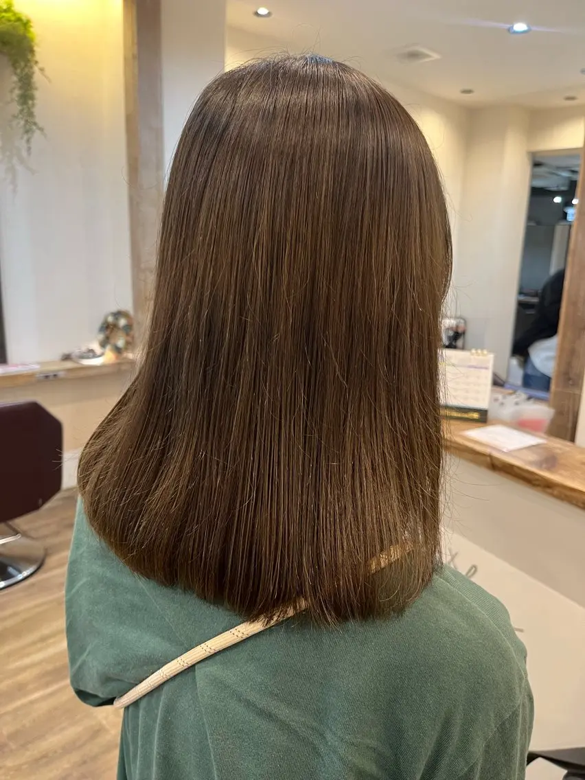 セミロング 暖色*ベージュ *くらたあやかのヘアスタイル