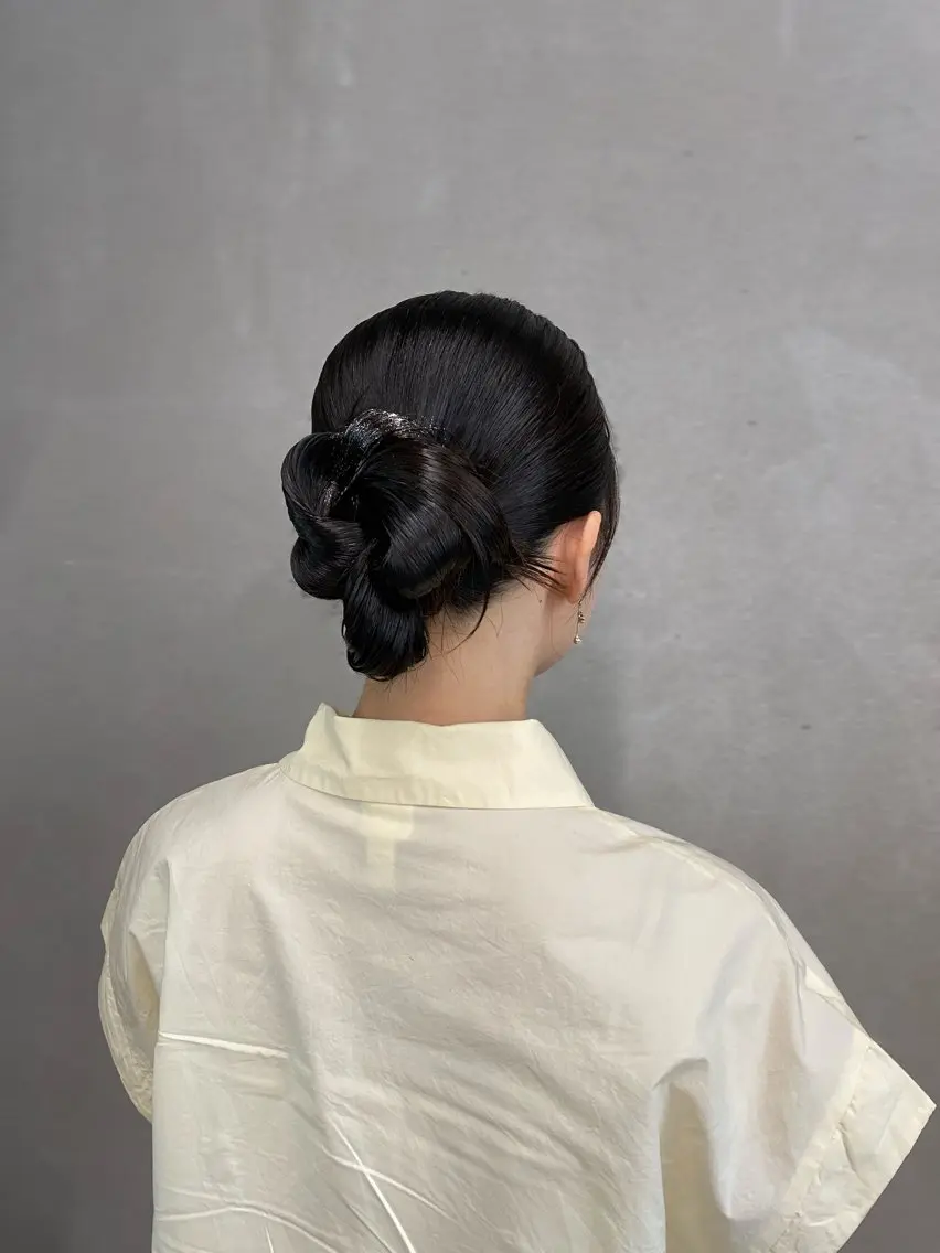 ミディアム カラー ヘアアレンジ ヘアセット mina 🌷のヘアスタイル