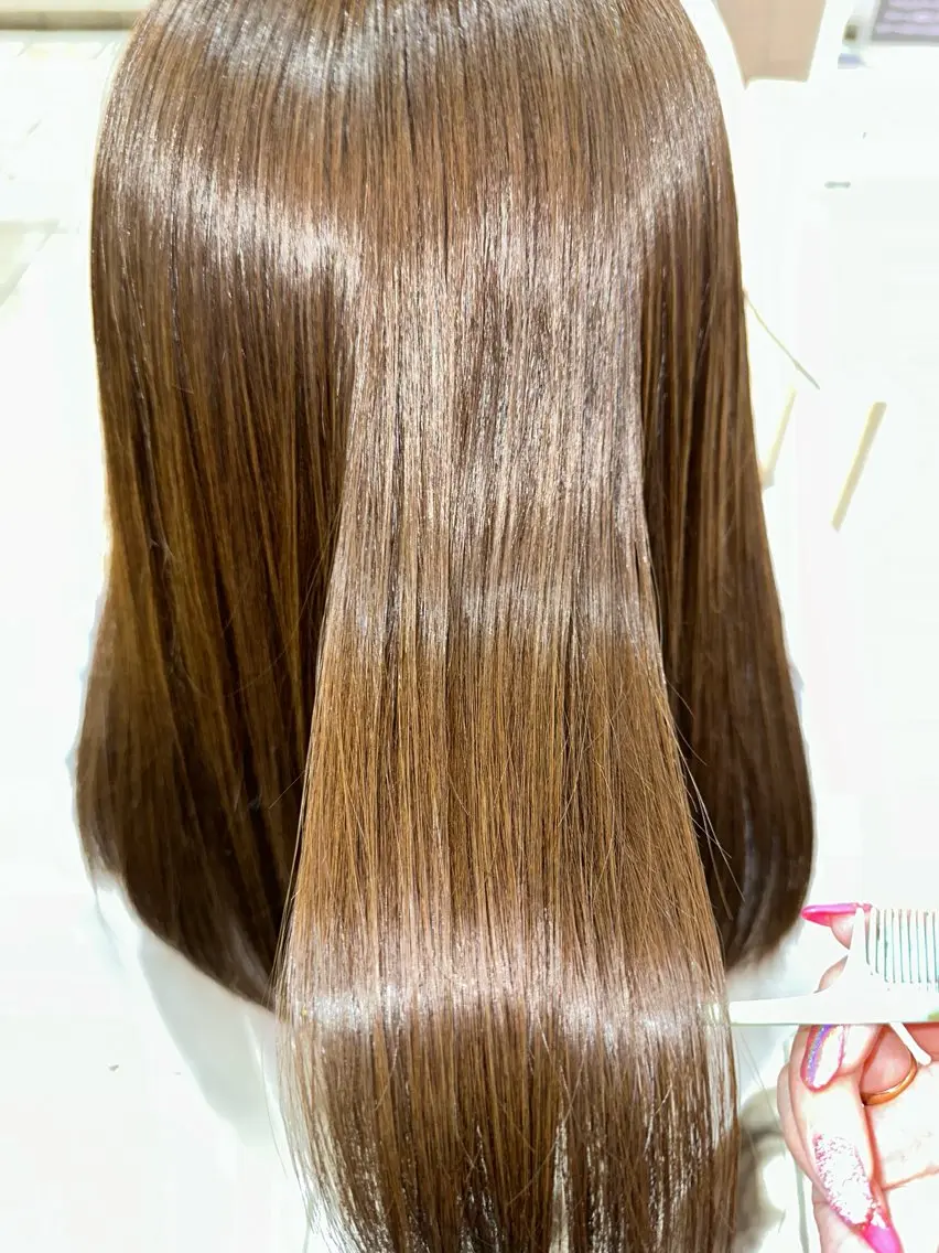 セミロング カラー 【髪質改善特化】 艶髪/透明感カラーのヘアスタイル