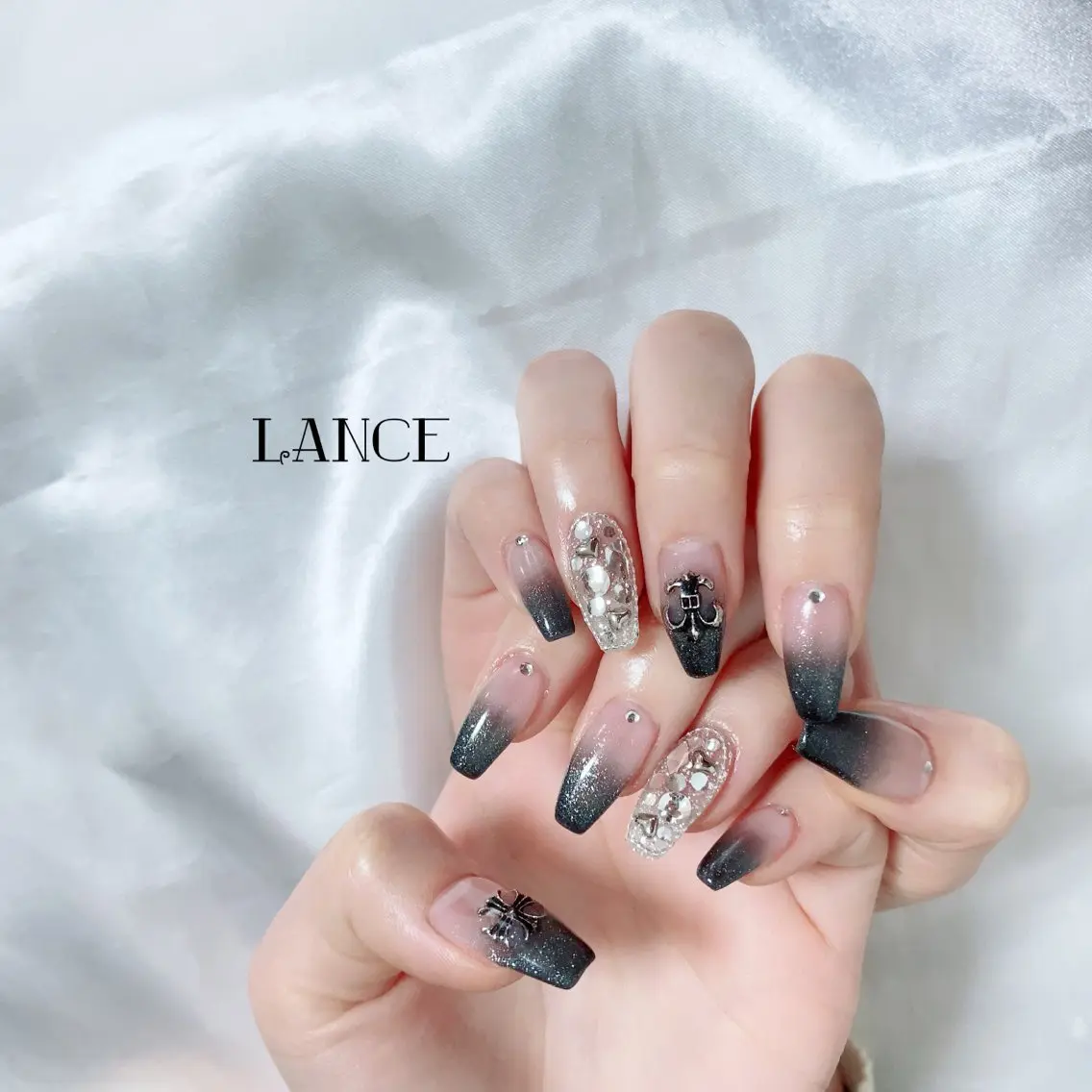 ネイル オーロラネイル フレンチネイル キラキラネイル ニュアンスネイル ピンク Lance nailのネイルデザイン