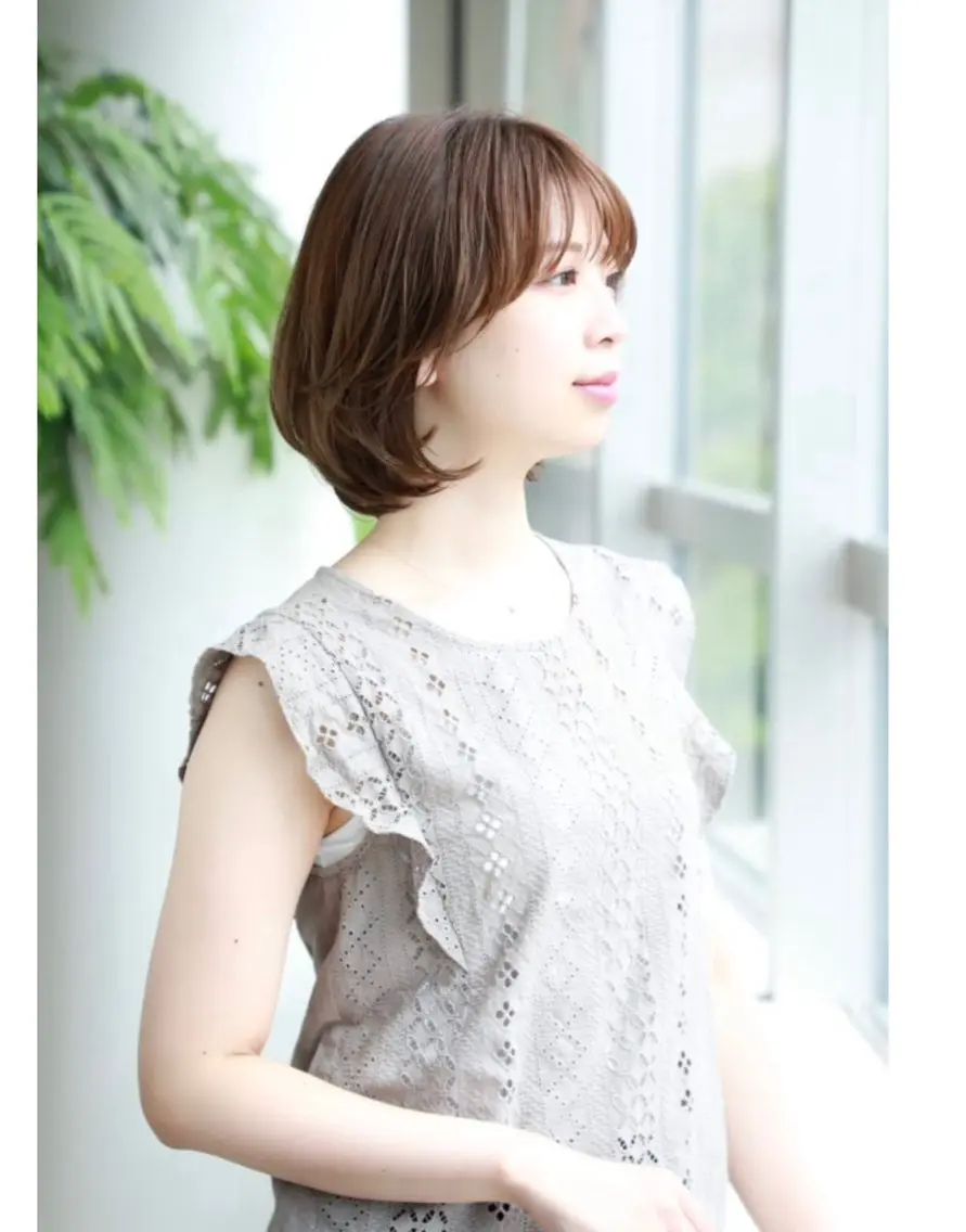 ショート ボブ レイヤーカット 濱岡 寧々花のヘアスタイル