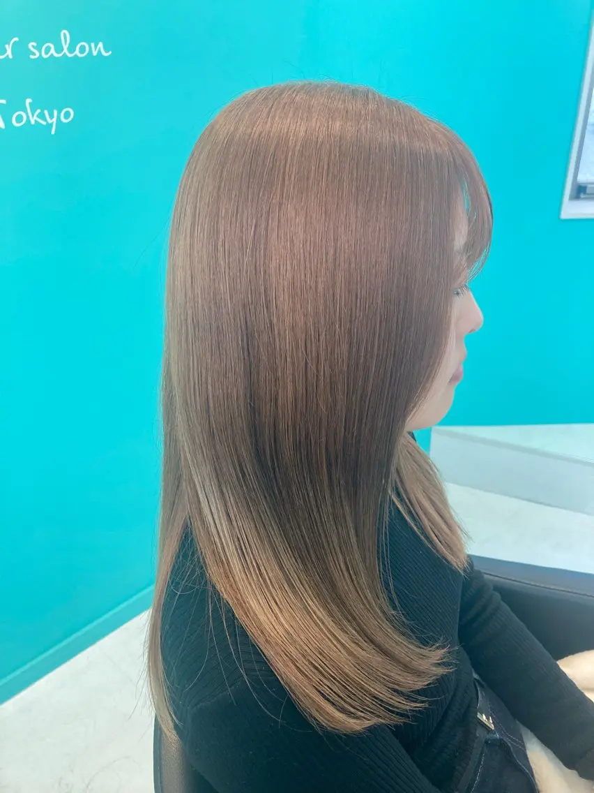 セミロング カラー 髪質改善 🫧透明感✨ブリーチ 💫ダメージレス🫧のヘアスタイル