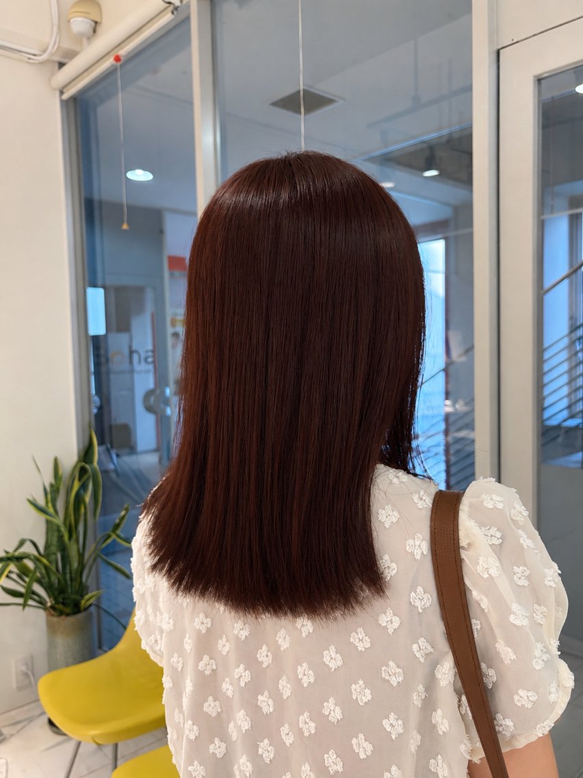 ミディアム カラー 黒川 恵莉のヘアスタイル