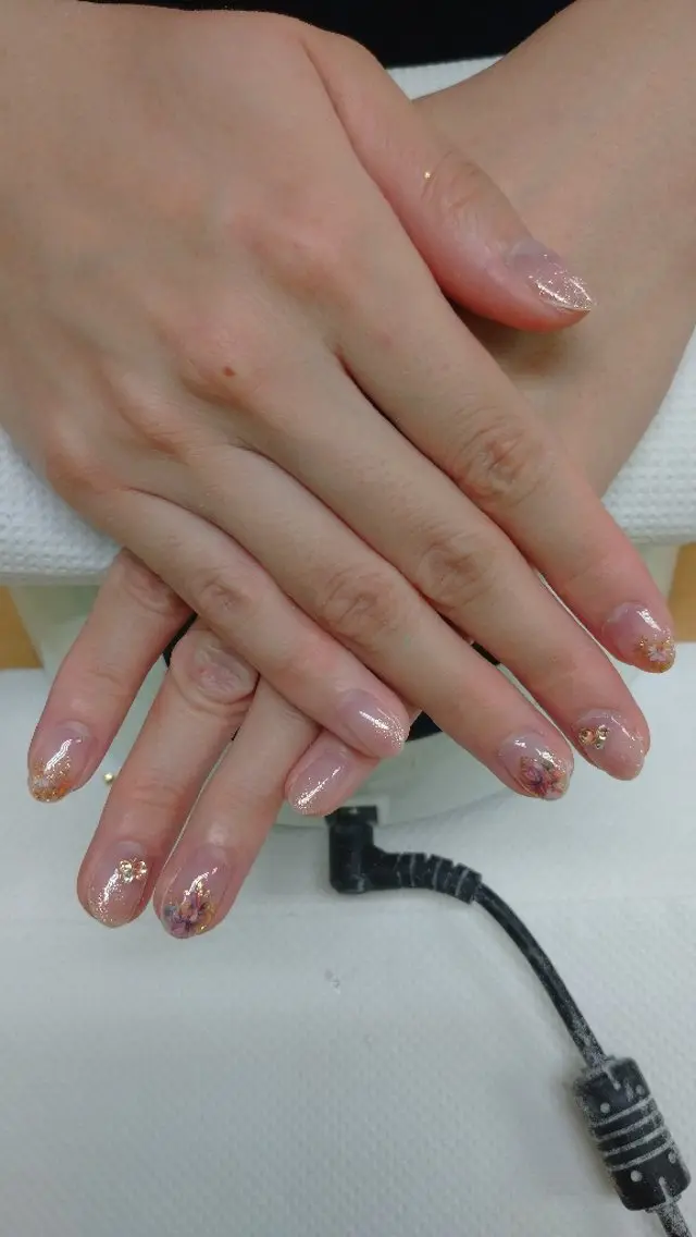 ネイル フラワーネイル 古屋 郁菜のネイルデザイン