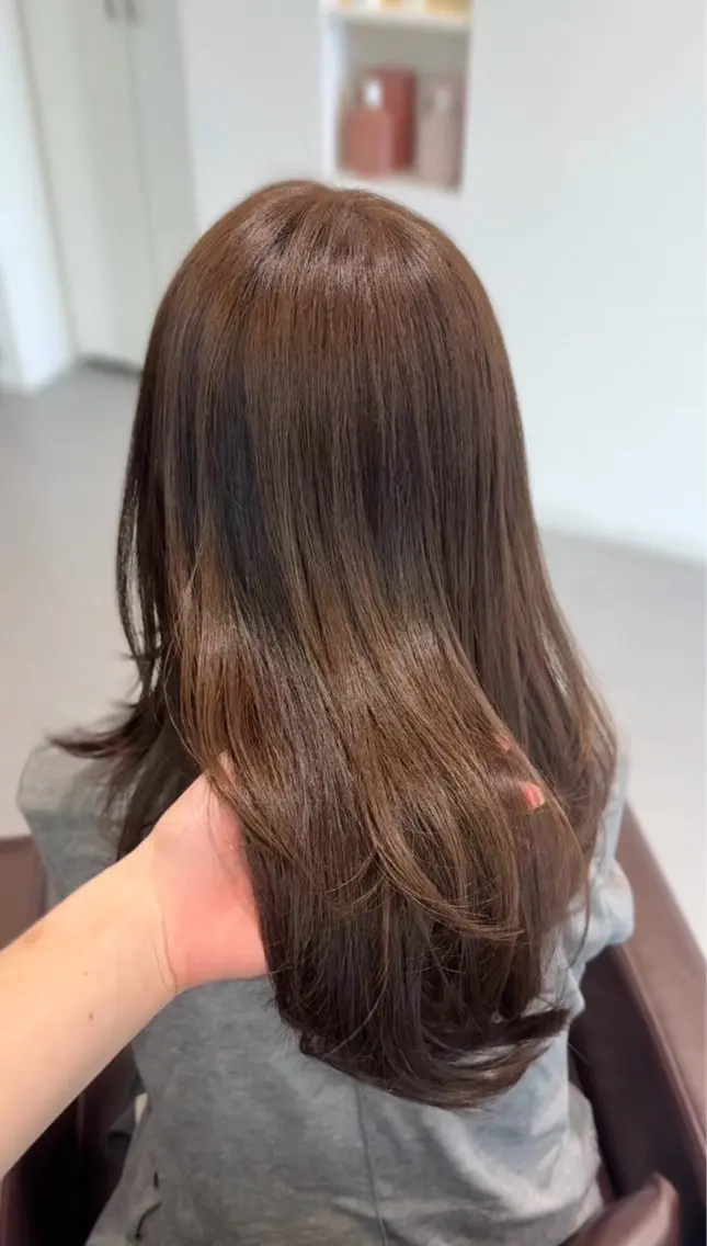 ロング ヘアカラー トリートメント ️🫧透明感カラー& 髪質改善🎀いさきのヘアスタイル