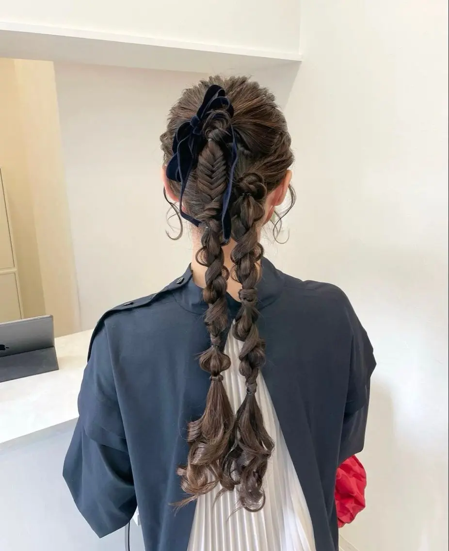 ヘアアレンジ LANAdesign bleach 🪐のヘアスタイル