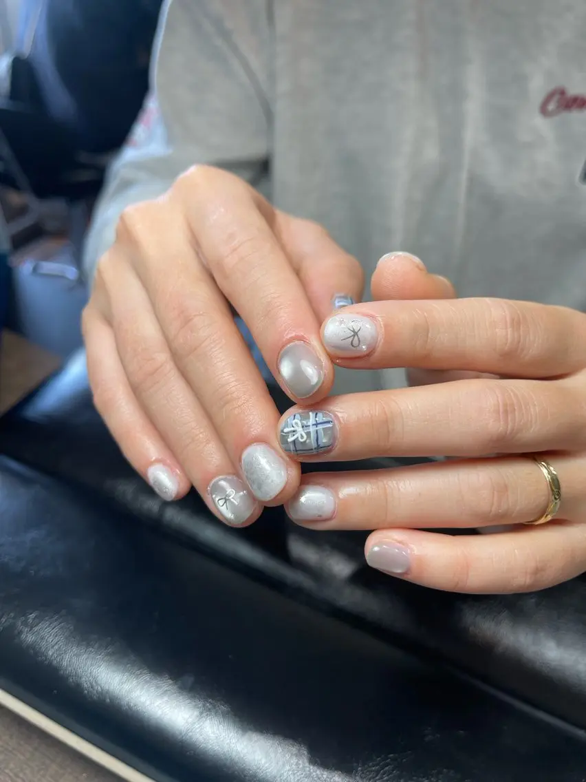 ネイル グラデーション ラメ(グリッター) マグネットネイル ミラーネイル ニュアンスネイル ハンドネイル Lumi de nailsのネイルデザイン