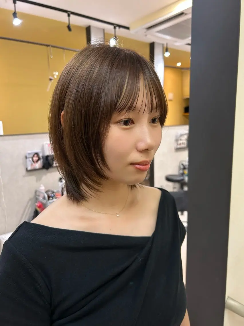 ショート カラー ボブレイヤー ベージュカラー ボブ レイヤーカット カット ヘアカラー トリートメント hubhair レイヤー/透明感のヘアスタイル