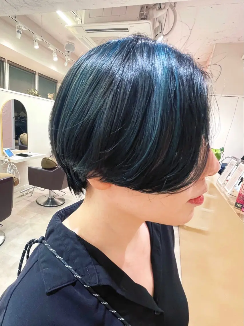 ショート カラー 切りっぱなしボブ ショートボブ ハンサムショート 丸みショート ハイライトカラー カット ヘアカラー トリートメント ショート/ボブ/ 透明感カラー/ほのかのヘアスタイル