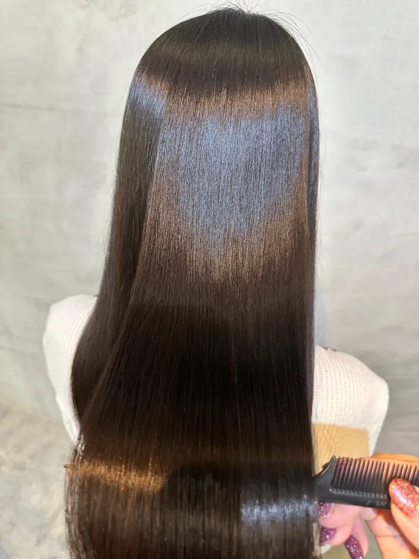 ロング カット 縮毛矯正 トリートメント 💎 透明感カラー ✨Erina 💎のヘアスタイル