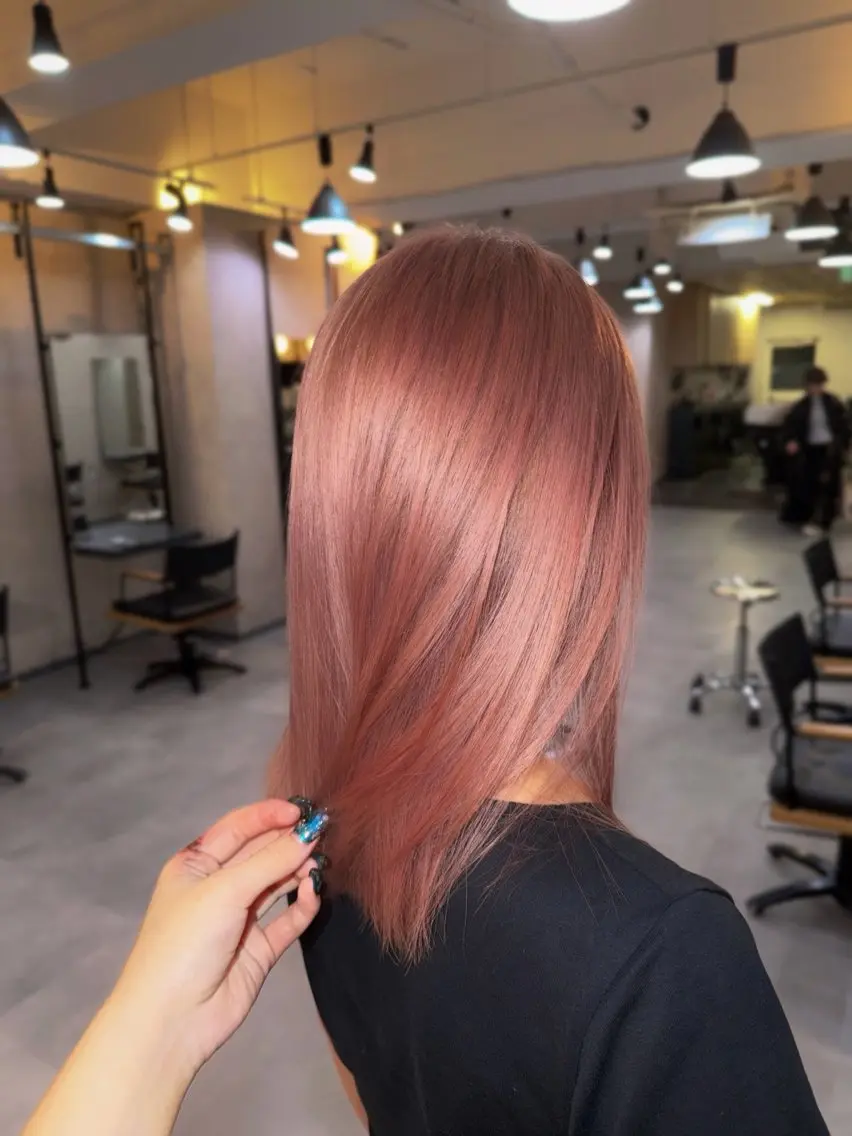 ミディアム カラー ベージュカラー ブリーチ ピンクカラー ピンクベージュ ヘアカラー |原宿|ハイトーン| 揺のヘアスタイル