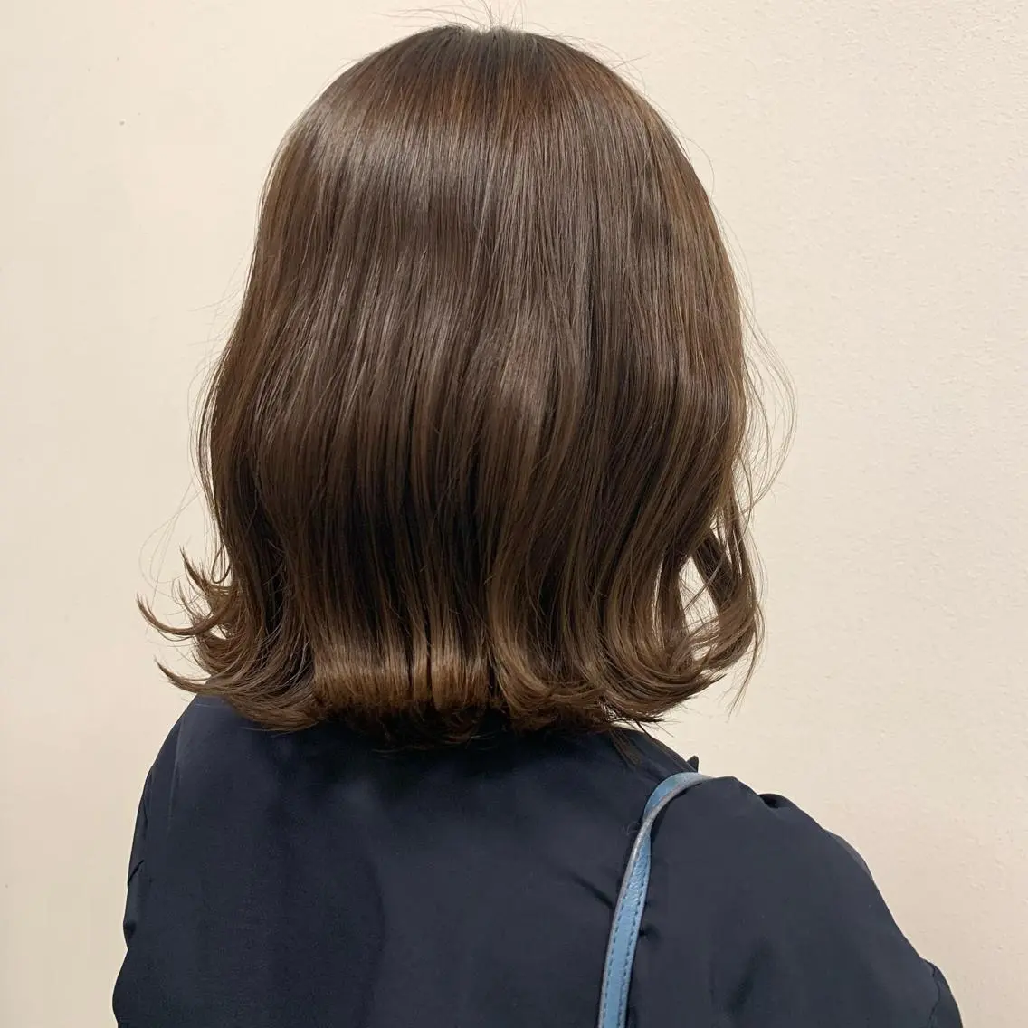 ミディアム カラー アッシュ ブリーチ ブラウンカラー ミルクティーブラウン ブリーチなしカラー 村田 来倖のヘアスタイル