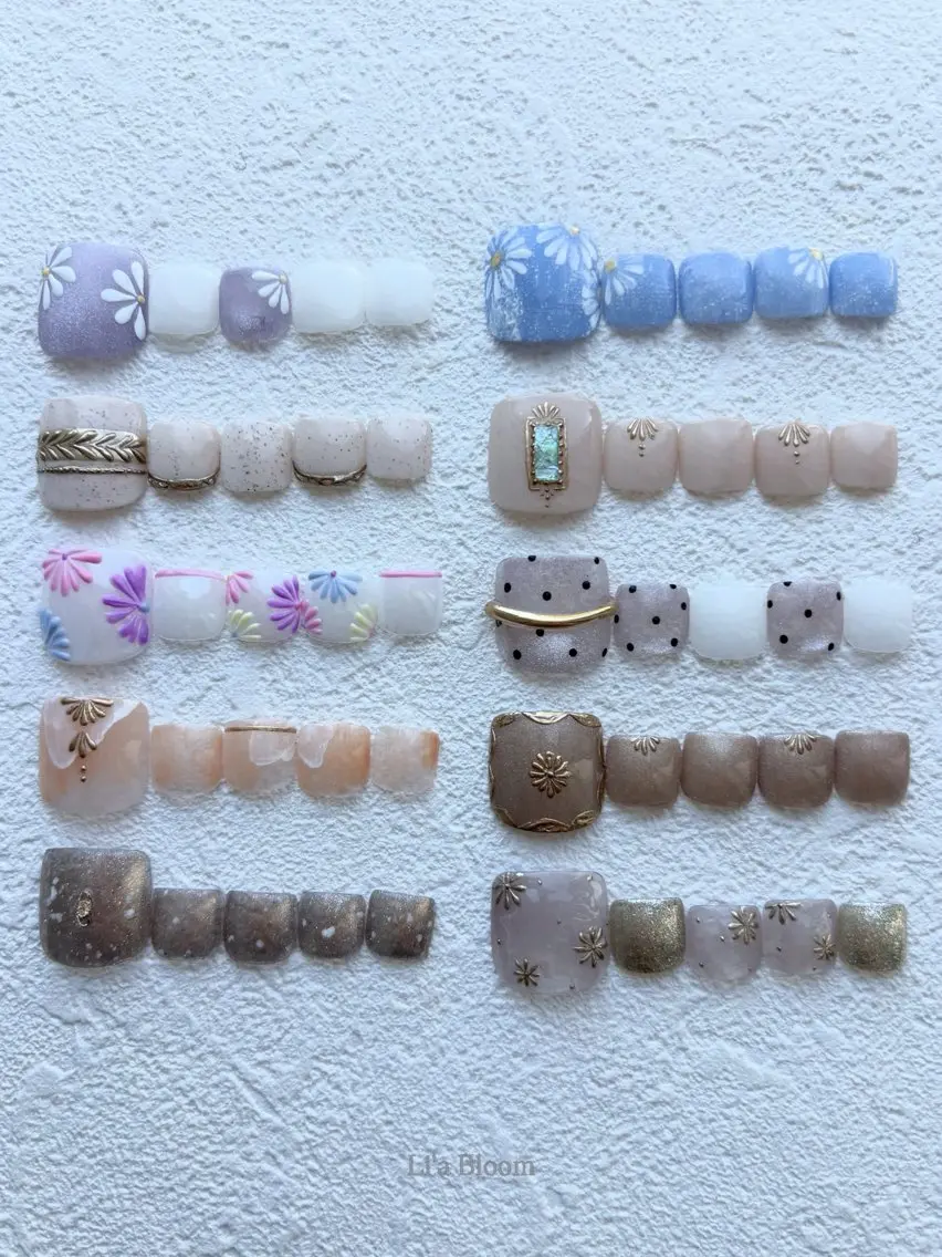 ネイル フットネイル 🦋🤍 madoka🤍のネイルデザイン