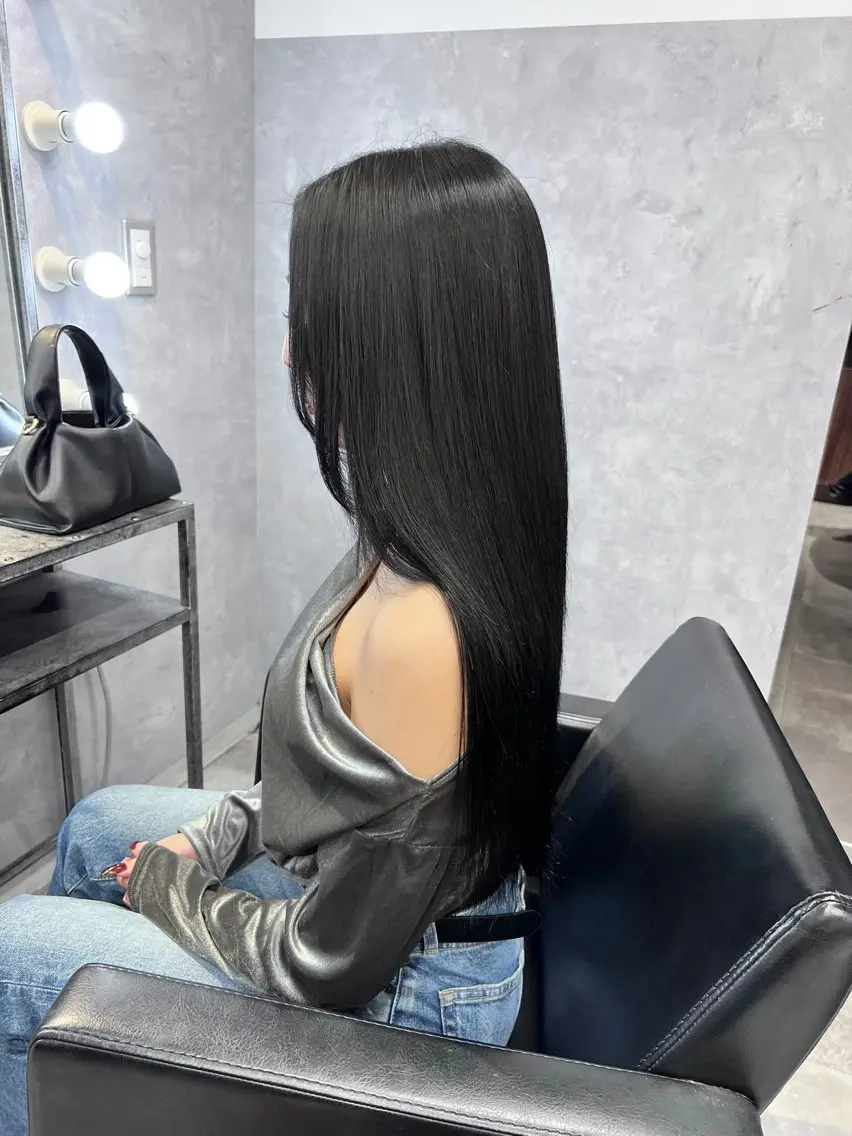 ロング カラー 黒髪 ブリーチ 透明感カラー 顔周りカット レイヤーカット 透明感/レイヤー 🇰🇷tomonaのヘアスタイル