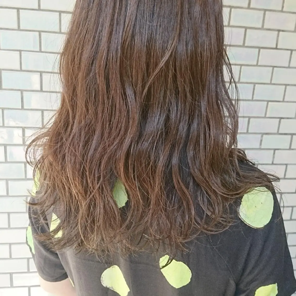 セミロング カラー グラデーションカラー ハイライトカラー イルミナカラー ハイライト 社内カット講師・店長 菅原賢一のヘアスタイル