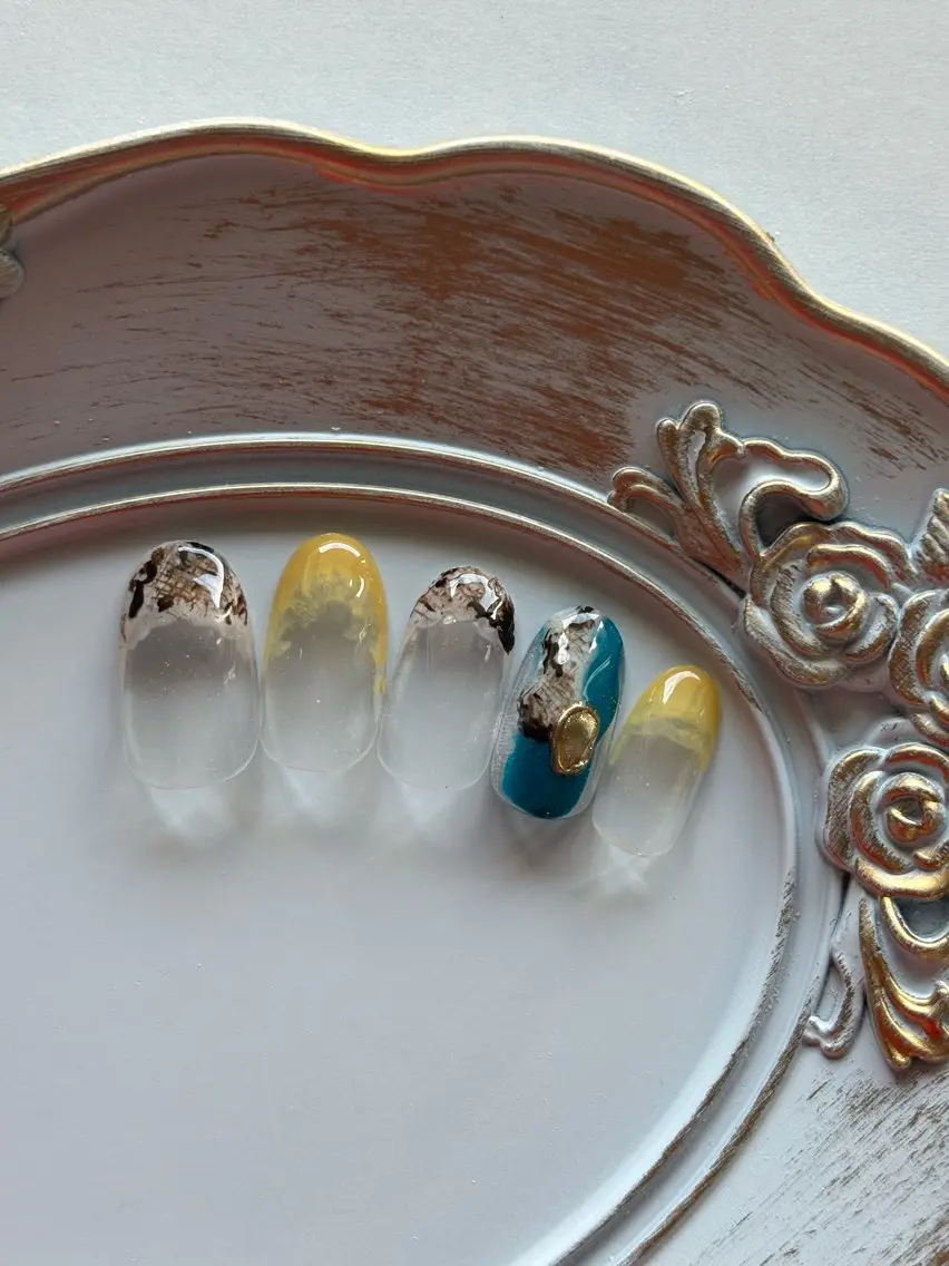 ネイル アートネイル FIORITURA Maikoのネイルデザイン