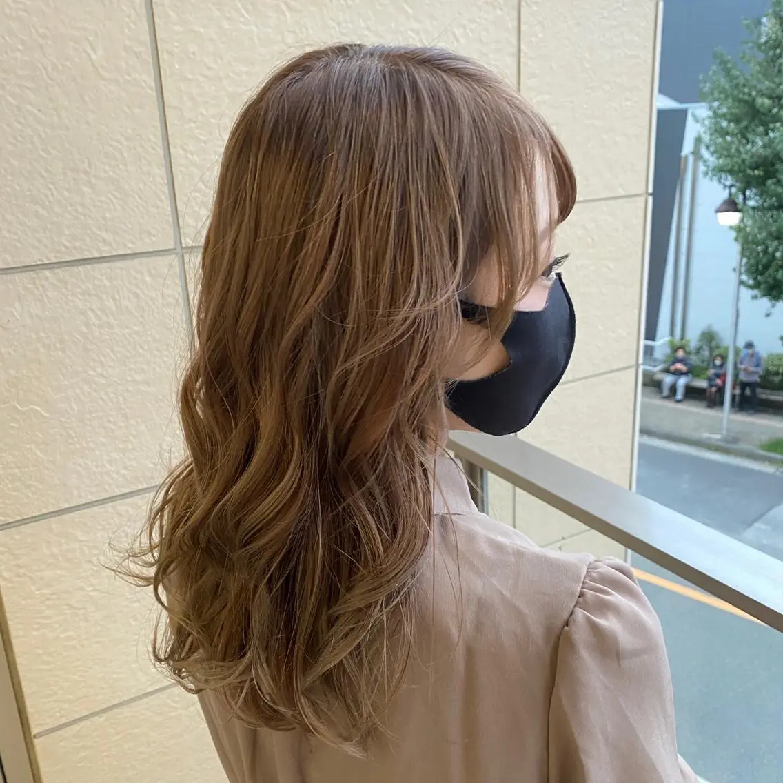 セミロング カラー ブリーチ ブリーチなしカラー 美髪矯正 韓国レイヤーのヘアスタイル