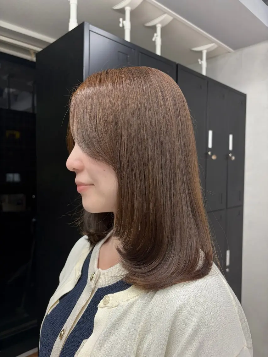 ミディアム カラー ベージュカラー レイヤーカット カット ヘアカラー 大村 さくらのヘアスタイル