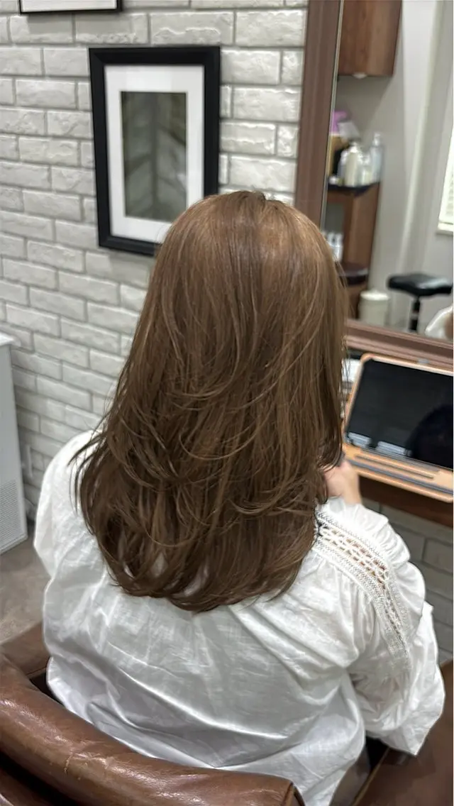 ロング カラー ベージュカラー ブリーチ カット ヘアカラー yu kiのヘアスタイル
