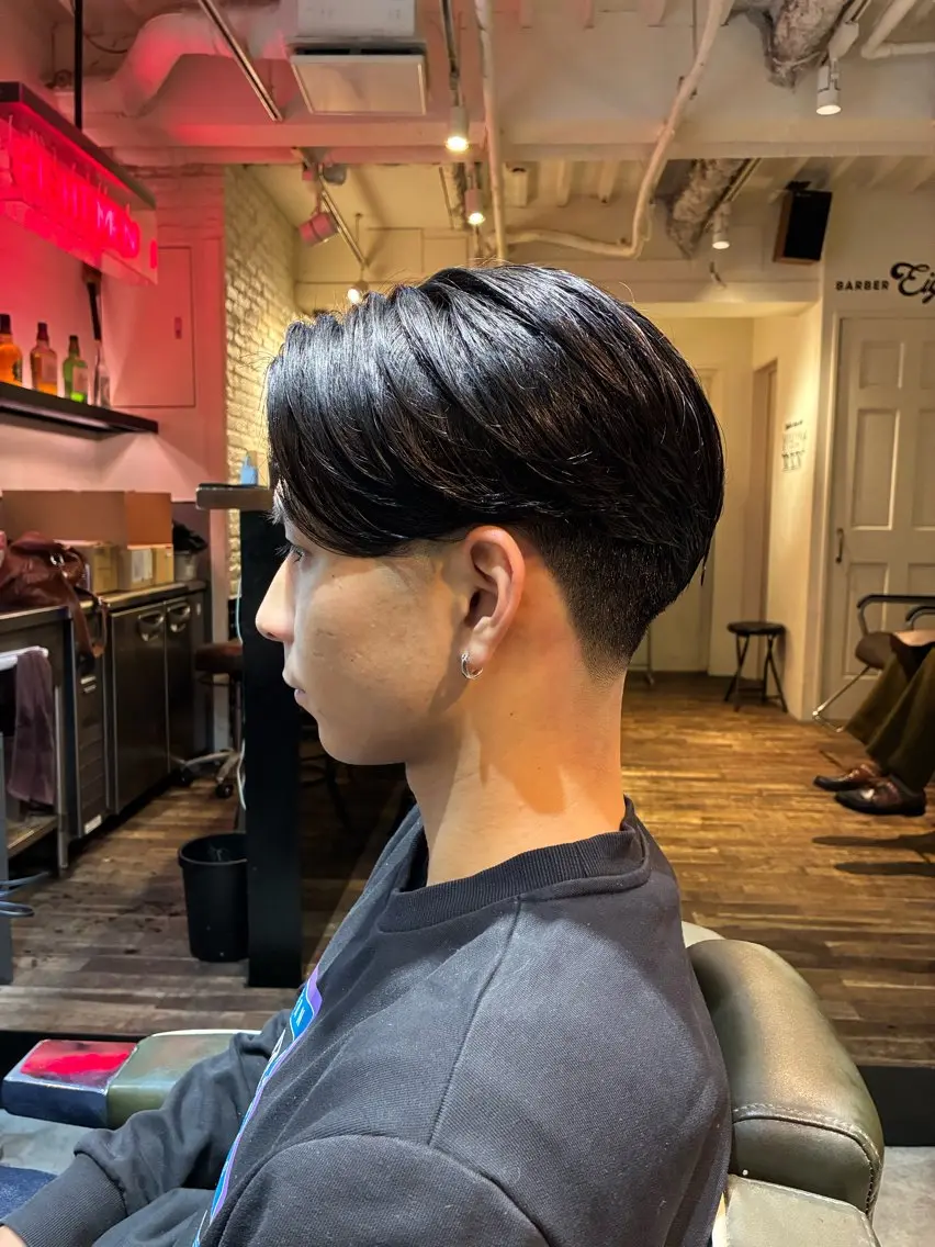 ミディアム メンズ センターパート フェードカット メンズ特化 翔平のヘアスタイル