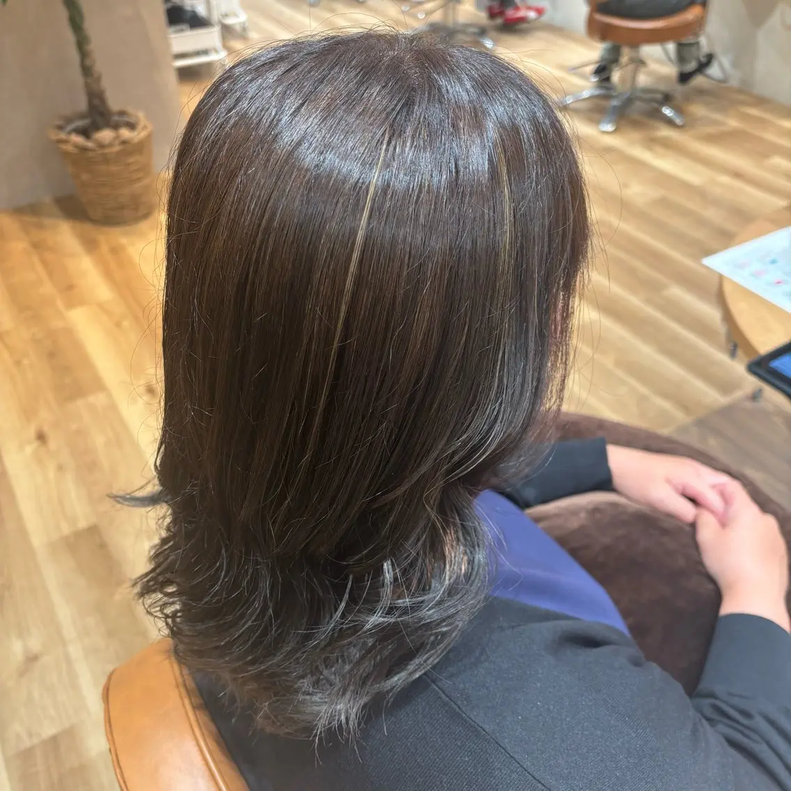 カラー ハイライトカラー 小西 七菜子のヘアスタイル