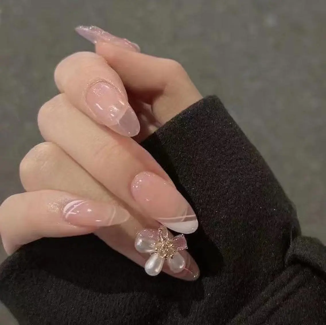 ネイル ハンドネイル I-nailロング /ワンホン/キラキラのネイルデザイン