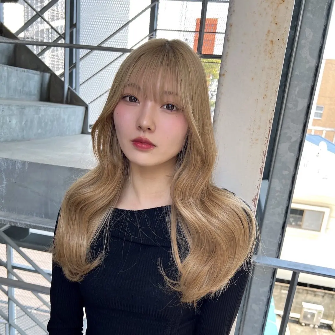 ロング カラー メンズ メンズブリーチ センターパート メンズハイトーン メンズ韓国風 ブリーチ 【メンズ特化🖤】 みゅうかのヘアスタイル