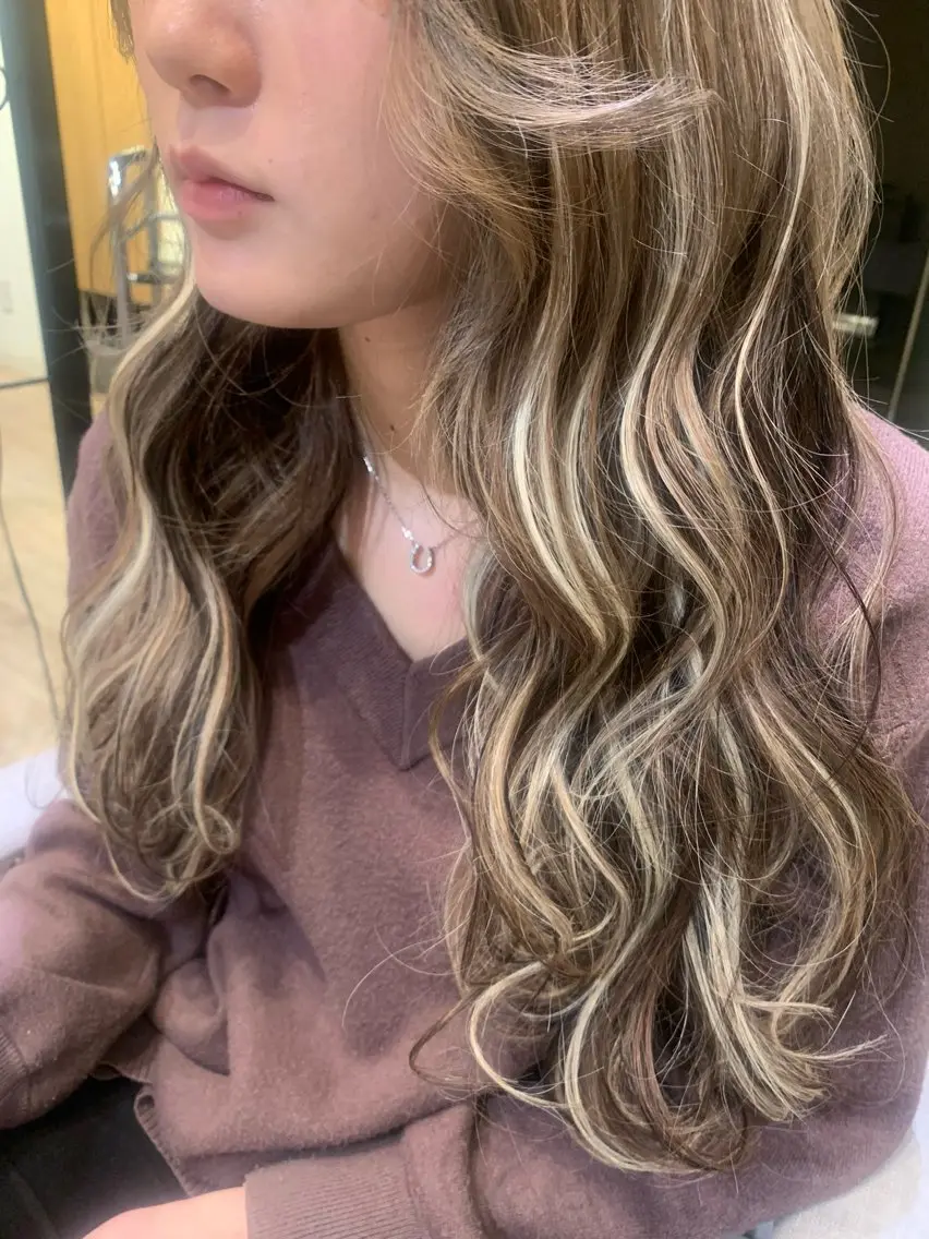 ロング カラー ブラウンカラー ハイライトカラー エクステ ハイライト 佐野 大貴のヘアスタイル
