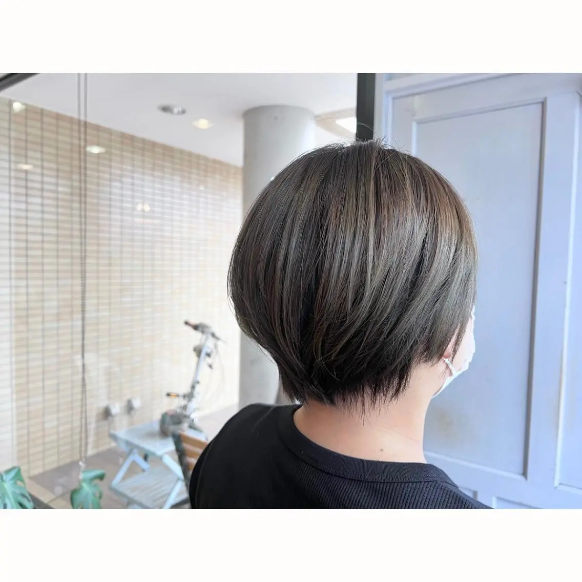 ショート カラー グレージュ オリーブグレージュ オリーブグレー ヘアカラー トリートメント ツキダテ ユイのヘアスタイル