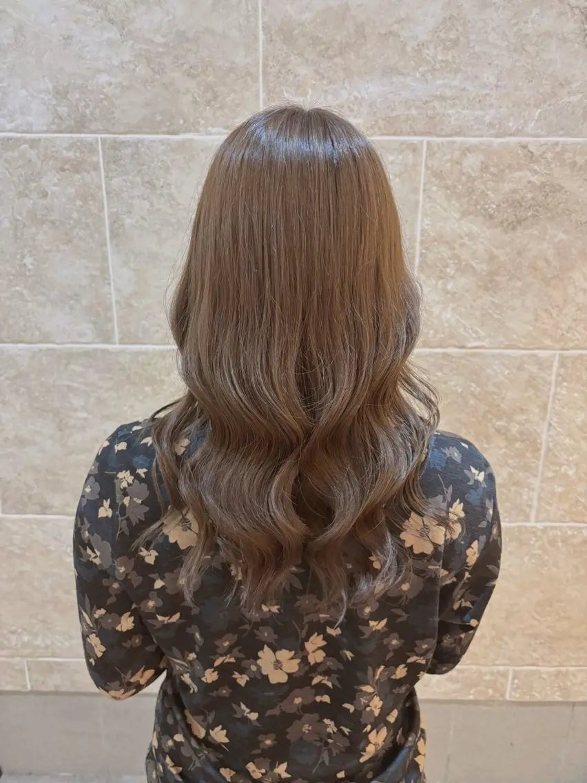 ロング ヨシンモリ ヘアカラー GRITTERs💖 岸風花のヘアスタイル