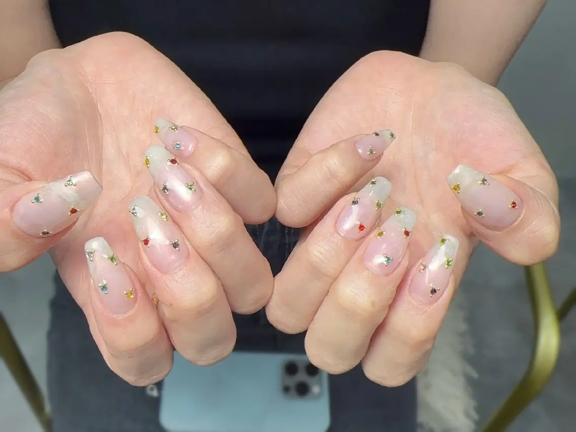 ネイル キラキラネイル 持ち込み 夏ネイル ハンドネイル UM Nail Salonのネイルデザイン