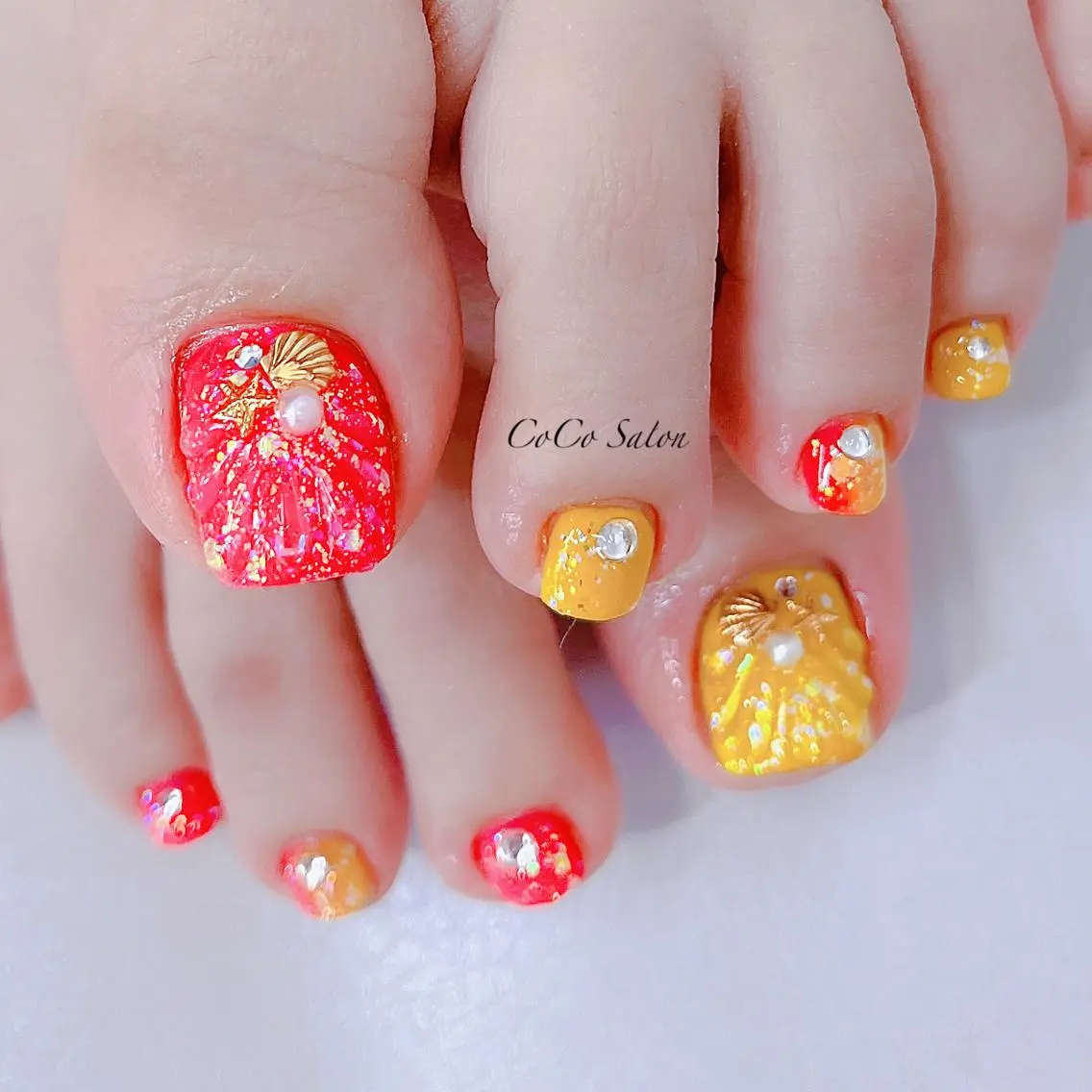 ネイル オーロラネイル 成人式 長さ出し フットネイル ジェルネイル フットネイル CoCoSalon ネイル/まつ毛予約のネイルデザイン