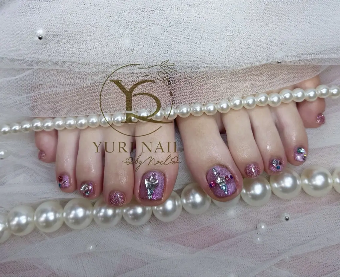 ネイル チークネイル フットネイル フレンチネイル グラデーション キラキラネイル ハンドネイル フットネイル ハンドケア YURI Nail Funabashiのネイルデザイン