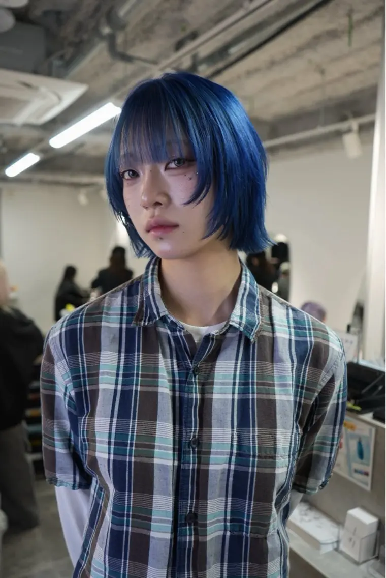 ショート カラー ブリーチ ブルーカラー ボブ カット ヘアカラー トリートメント 新宿/ハイトーン /デザイン/戸羽のヘアスタイル