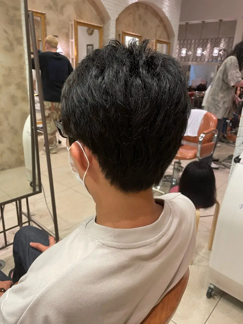 メンズ 亀井 美里のヘアスタイル