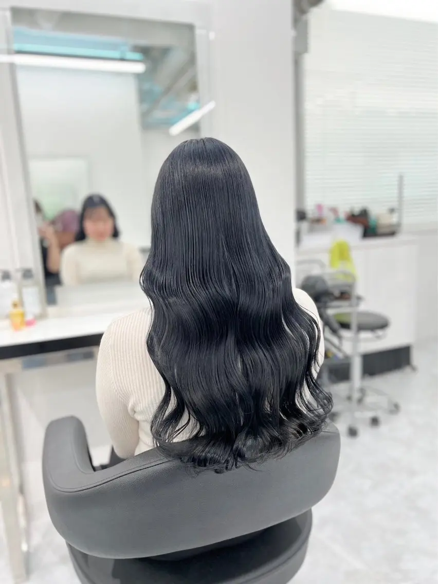 ロング 透明感ブリーチカラー 🌈TOMOHIROのヘアスタイル